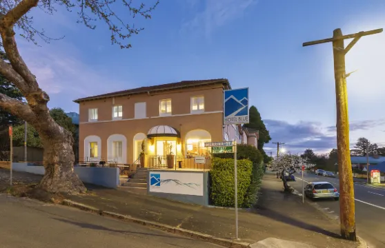 卡通巴湛藍酒店與鄉間房屋