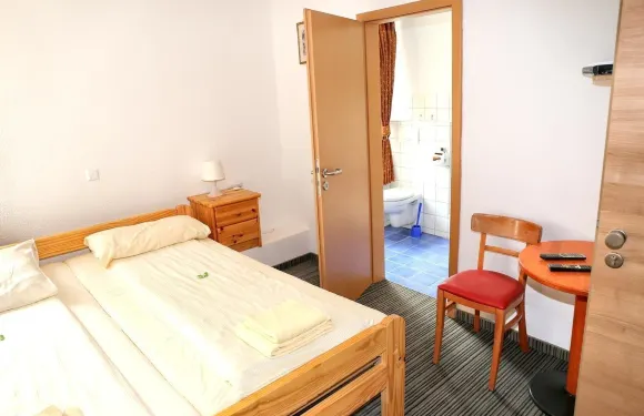 楚遊埃森班伽尼酒店