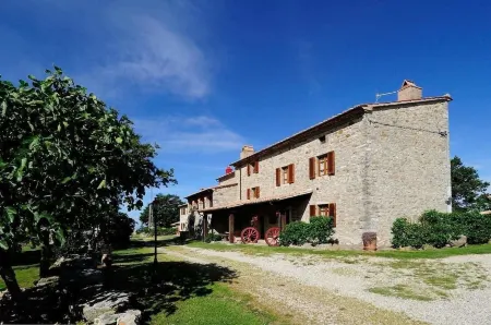 Agriturismo I Monti Отели в г. Семпрониано
