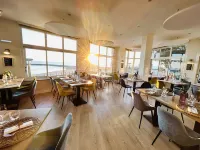 Hôtel de Charme & Spa le Grand Large 누와흐무띠에 섬 호텔