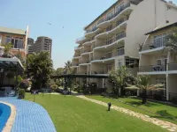 Ryan's Bay Hotel - Pools