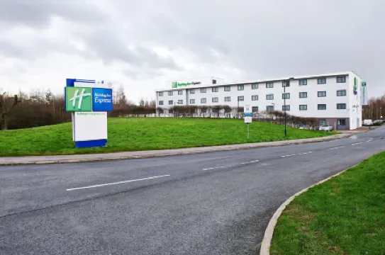 Holiday Inn Express MANCHESTER AIRPORT by IHG