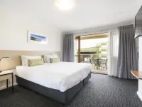 Nightcap at the Ship Inn Hotels in Busselton