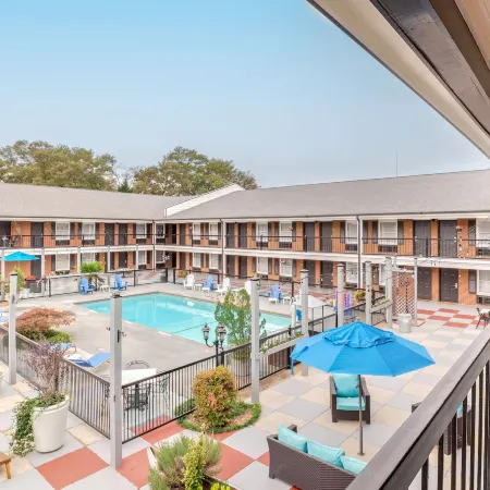 The Guest Lodge Gainesville