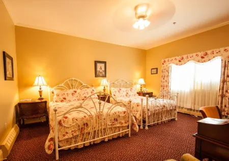 Dundee Arms Inn Отели рядом с достопримечательностью «Confederation Centre of the Arts»