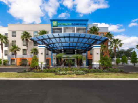 Holiday Inn Express & Suites LAKELAND SOUTH by IHG Hotels in Lakeland
