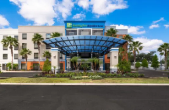 Holiday Inn Express & Suites LAKELAND SOUTH by IHG