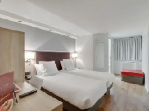Hôtel l'Amandier Hotels in Nanterre