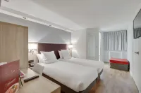 Hôtel l'Amandier Hotels in Nanterre