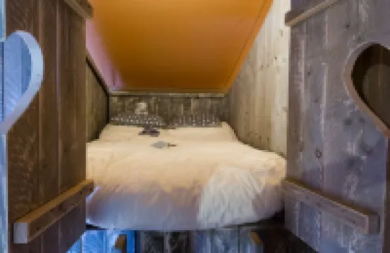 Weekend Glamping Resort Hotels in San Felice del Benaco