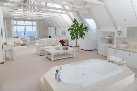 Whales Way Ocean Retreat