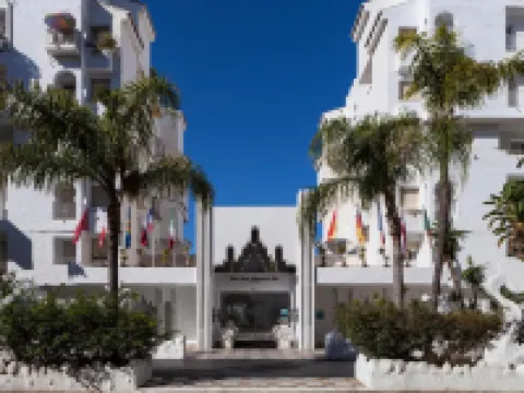 هوتل سويتس ألبايزين ديل مار فنادق في ألمونيكار