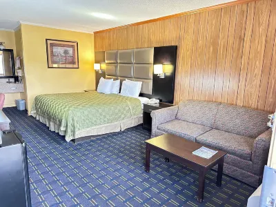 Rodeway Inn & Suites Plymouth Hwy 64 Hotels in Plymouth