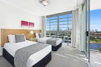 ULTIQA Freshwater Point Resort Broadbeach - 4-Star