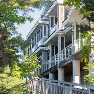 Touchstone Resort Hotel Exterior