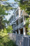 Touchstone Resort Hotels in der Nähe von Rotary Centennial Gerdens