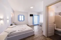 Stratos Apartments & Studios