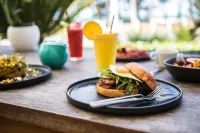 Port Douglas Peninsula Boutique Hotel - breakfast