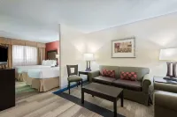 Holiday Inn Express & Suites Kendall East - Miami Hotels in Three Lakes