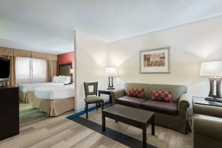 Holiday Inn Express & Suites KENDALL EAST - MIAMI by IHG