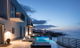 WHITE Exclusive Suites & Villas