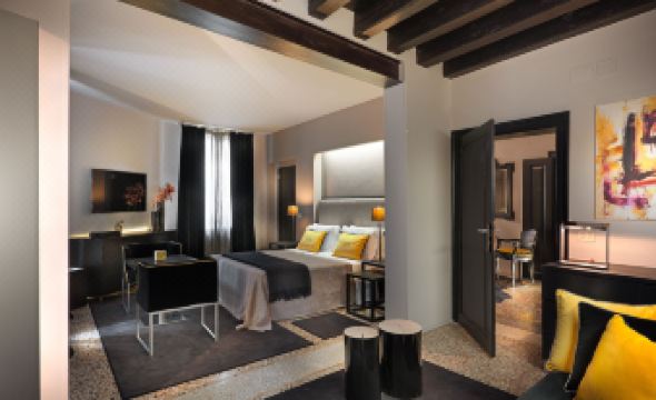 Charming House DD724