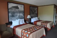 Hill Country Inn and Suite