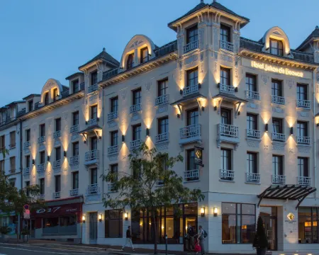 โรงแรม เจอหัวน์ เดอ โบว์ซ์ โรงแรมในชาทร์