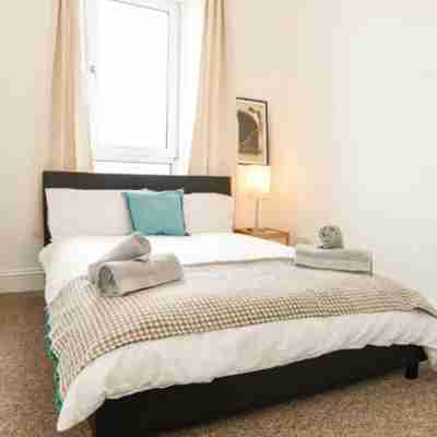 Modern Central Apartment Rooms
