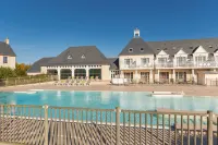 Résidence Pierre & Vacances le Green Beach Hotels in Commes