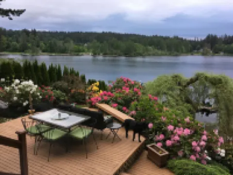 Cottage Lake Bed and Breakfast Hotels in Woodinville