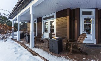 Le 900 Tremblant Inn Café and Bistro
