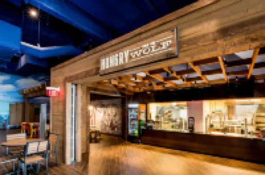 เกรทวูลฟ์ลอดจ์ บลูมิงตัน