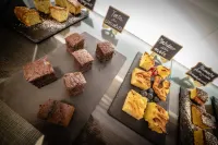 HB 奧斯塔飯店及陽台 SPA - 早餐