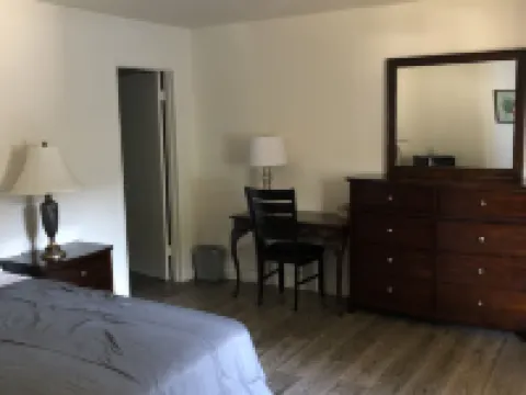 King Lodge Motel Hotels in Monterey Park