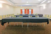 La Quinta Inn & Suites by Wyndham Paris Hotels in Paris