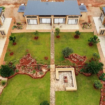 Manor Hills Guest Lodge