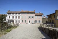 700Enolocanda Hotels in Tassara