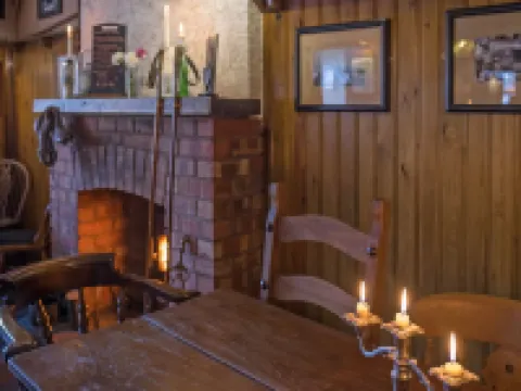 The Peak Hotel โรงแรมในCastleton