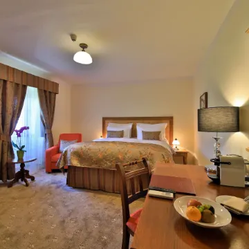 Questenberg Hotel Отели рядом с достопримечательностью «Лорета»