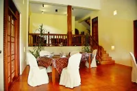 Green Palm Villa Hotel in zona Diwankaralena Aranya Senasanaya