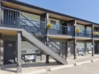 Centro Motel Hotels near WinSport