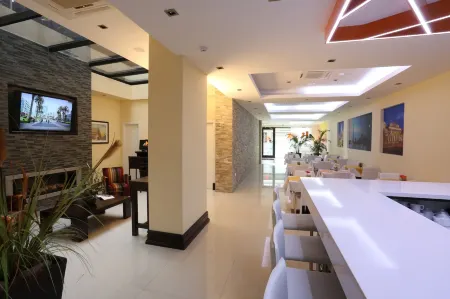 Puerto Mercado Hotel Отели рядом с достопримечательностью «Museum of Pre-Columbian and Indigenous»