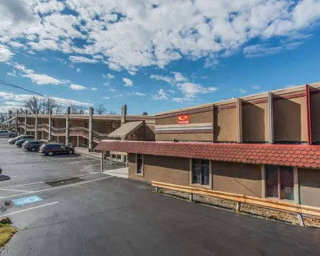 Econo Lodge Hermitage South