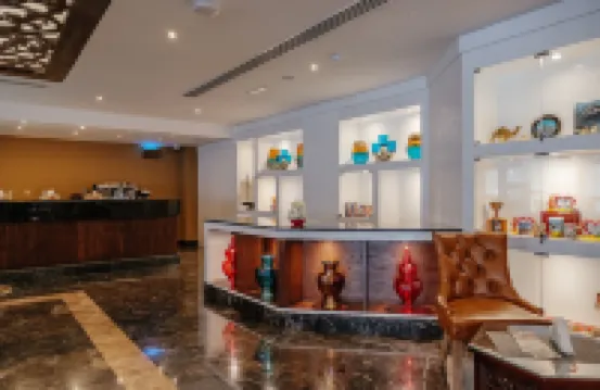 阿爾馬亞茲水晶廣場酒店