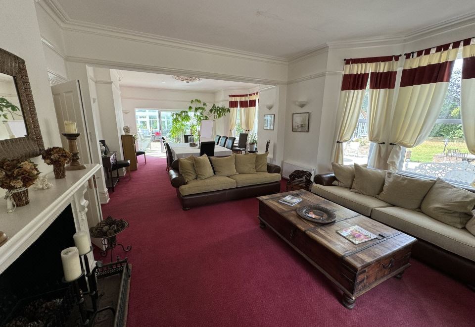 Hookwood Lodge - Housity