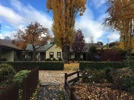 Shades of Arrowtown Отели рядом с достопримечательностью «Buckingham Street»