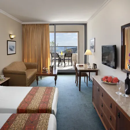 Golden Crown Hotel