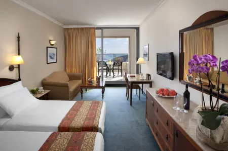 Golden Crown Hotel Отели в г. Yokne'am Moshava