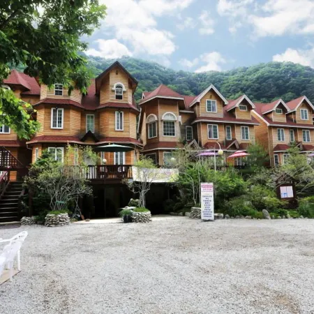 White Village Pension